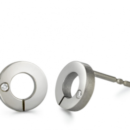 titanium earring E0587